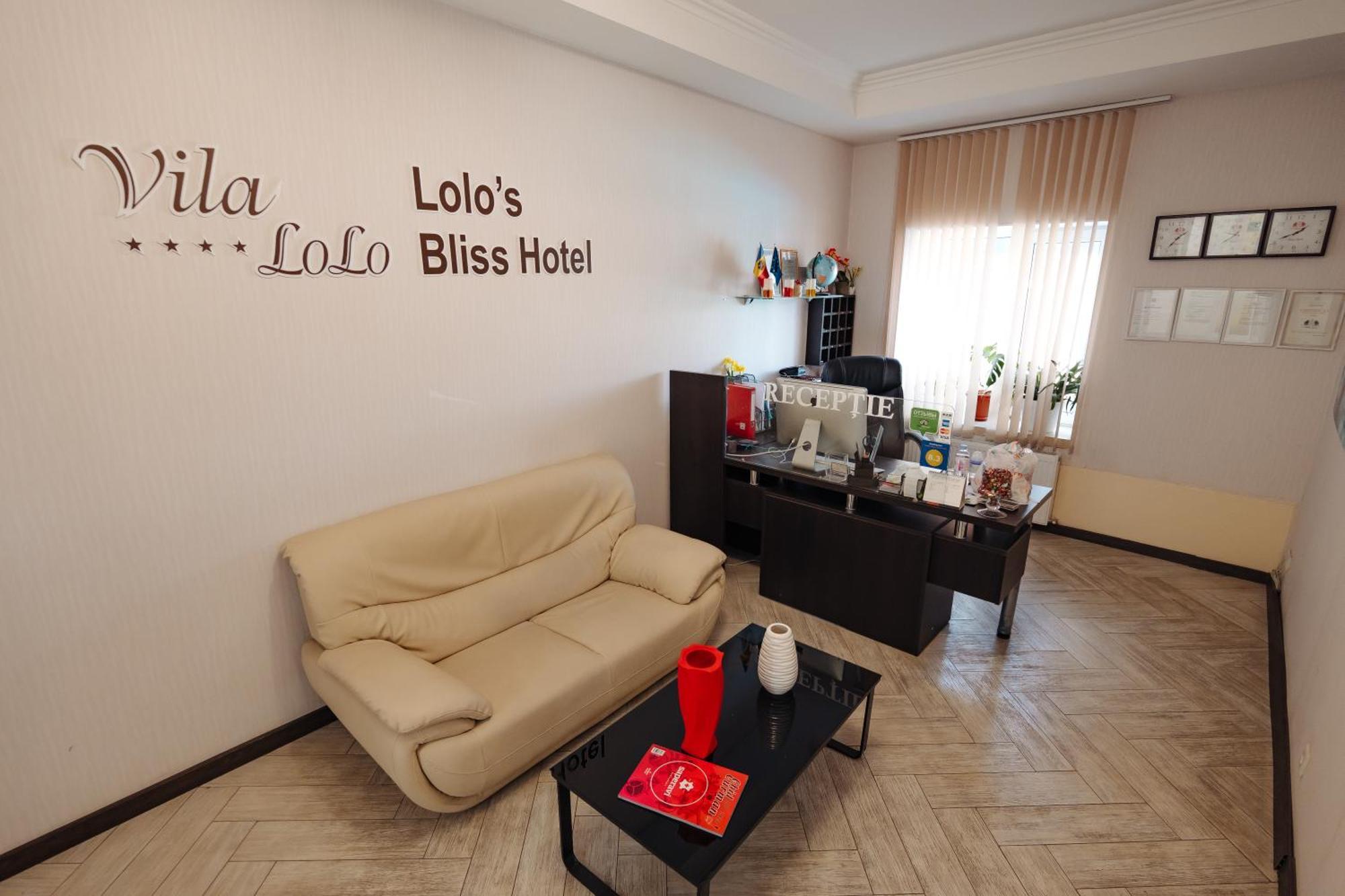 Lolo'S Bliss Hotel Chisinau Bagian luar foto